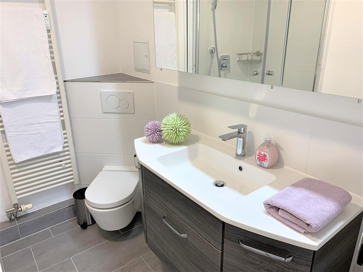 Top Modernes 1-Zimmer-Apartment mit Küche, Parkplatz, kostenfreiem WLAN und Netflix Bad Soden-Salmünster Exterior foto